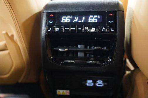 2022 Jeep Grand Cherokee Summit