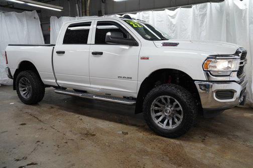 Bright White Clearcoat 2022 RAM 2500 Tradesman Crew Cab 4x4 6'4' Box