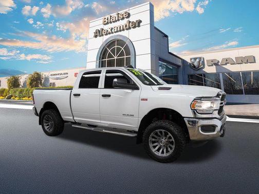 Bright White Clearcoat 2022 RAM 2500 Tradesman Crew Cab 4x4 6'4' Box