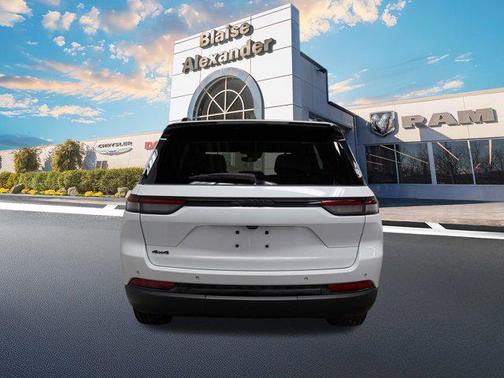 2023 Jeep Grand Cherokee Altitude