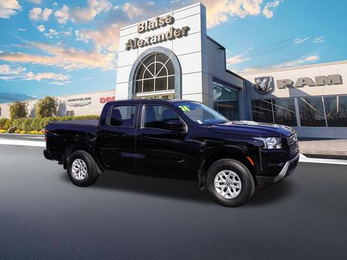 Super Black 2024 Nissan Frontier SV