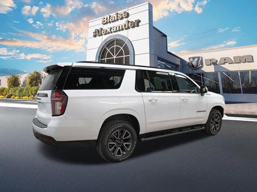 Summit White 2024 Chevrolet Suburban 4WD Z71