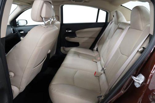 2012 Chrysler 200 Limited