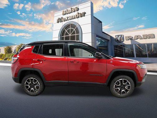 2025 Jeep Compass Trailhawk