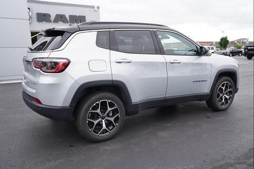 Silver Zynith Metallic Clearcoat 2026 Jeep Compass Limited
