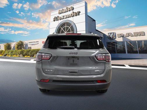 2023 Jeep Compass Latitude Lux