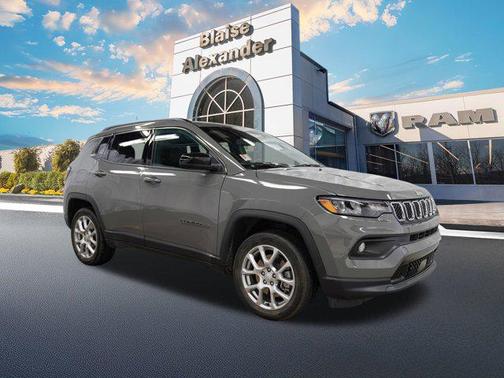 2023 Jeep Compass Latitude Lux