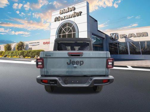Anvil Clearcoat 2025 Jeep Gladiator Sport S