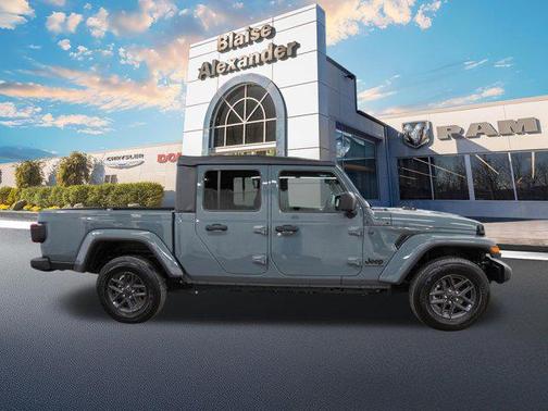 Anvil Clearcoat 2025 Jeep Gladiator Sport S