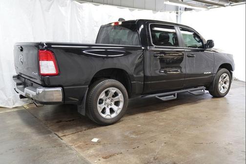 Diamond Black Crystal Pearlcoat 2022 RAM 1500 Big Horn/Lone Star