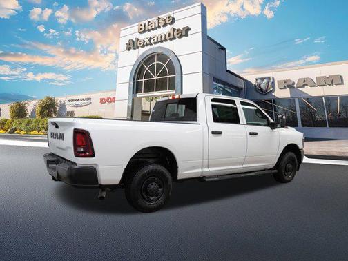 2026 RAM 2500 Tradesman Crew Cab 4x2 6'4' Box