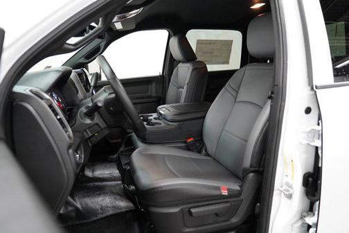 2026 RAM 2500 Tradesman Crew Cab 4x2 6'4' Box