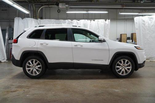 Bright White Clearcoat 2017 Jeep Cherokee Limited