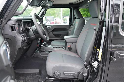 Black Clearcoat 2026 Jeep Gladiator Rubicon