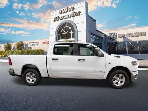 Bright White Clearcoat 2026 RAM 1500 Big Horn/Lone Star