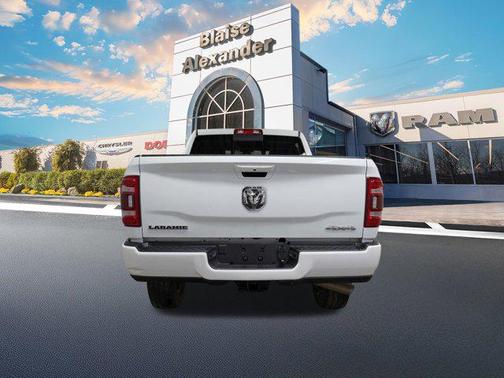 2023 RAM 2500 Laramie Crew Cab 4x4 6'4' Box