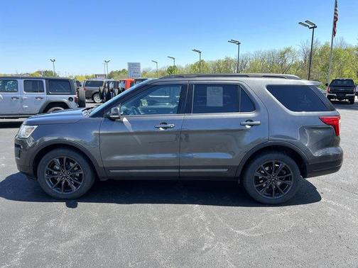Photo 5 of 28 of 2018 Ford Explorer XLT