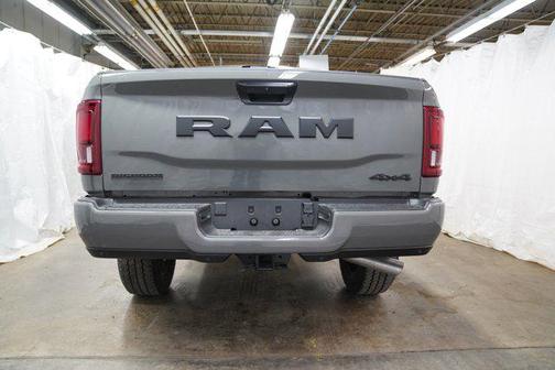 Ceramic Gray Clearcoat 2026 RAM 2500 Big Horn Crew Cab 4x4 6'4' Box