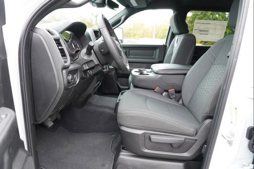 Bright White Clearcoat 2027 RAM 2500 Tradesman