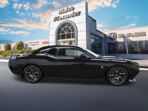 Pitch Black Clearcoat 2016 Dodge Challenger R/T Scat Pack