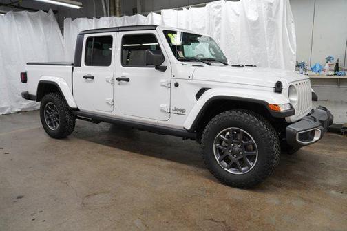 2023 Jeep Gladiator Overland