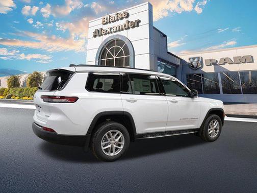 Bright White Clearcoat 2026 Jeep Grand Cherokee L Altitude