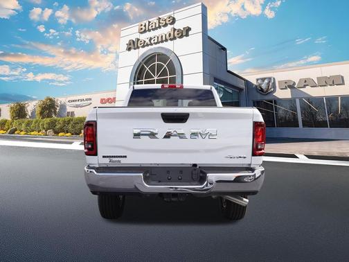 Bright White Clearcoat 2026 RAM 2500 Big Horn Crew Cab 4x4 6'4' Box