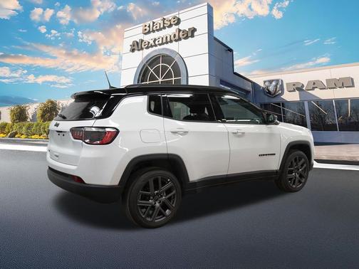Bright White Clearcoat 2026 Jeep Compass Limited