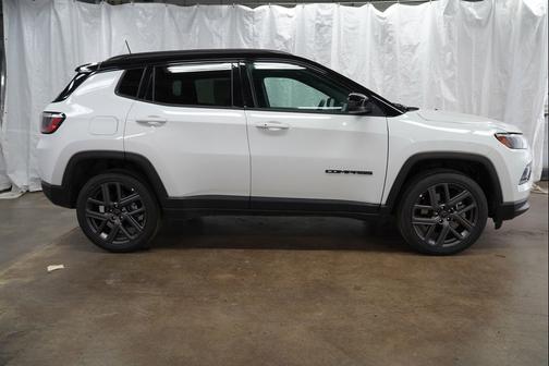 Bright White Clearcoat 2026 Jeep Compass Limited