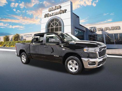 Diamond Black Crystal Pearlcoat 2026 RAM 1500 Big Horn/Lone Star