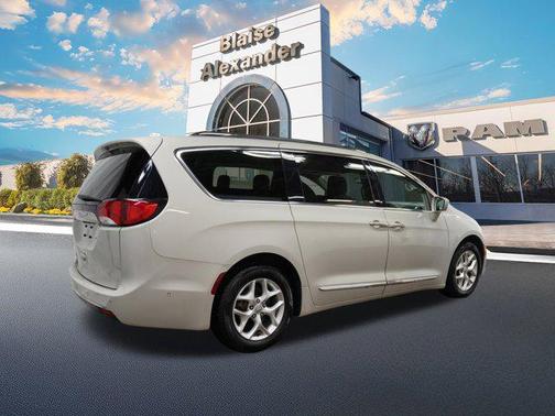 2020 Chrysler Pacifica Touring-L Plus