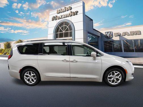 2020 Chrysler Pacifica Touring-L Plus