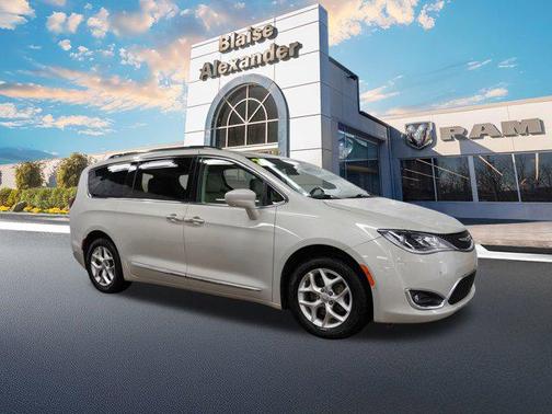 2020 Chrysler Pacifica Touring-L Plus