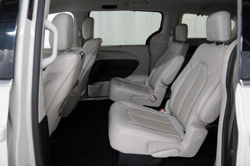 2020 Chrysler Pacifica Touring-L Plus
