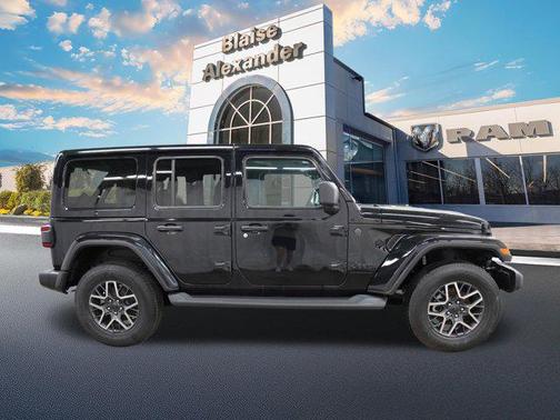Black Clearcoat 2026 Jeep Wrangler 4-Door Sahara 4x4