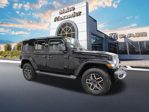 Black Clearcoat 2026 Jeep Wrangler 4-Door Sahara 4x4