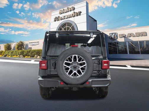 Black Clearcoat 2026 Jeep Wrangler 4-Door Sahara 4x4