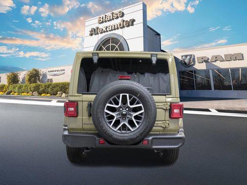 2026 Jeep Wrangler 4-Door Sahara 4x4