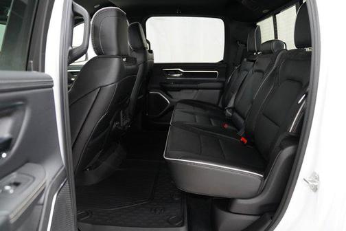 Ivory White Tri-Coat Pearlcoat 2026 RAM 1500 Laramie