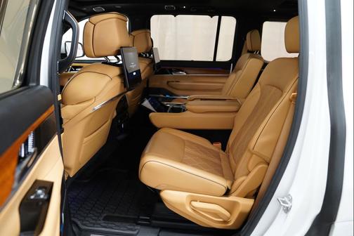 Diamond Black Crystal Pearlcoat 2022 Jeep Grand Wagoneer Series III 4x4