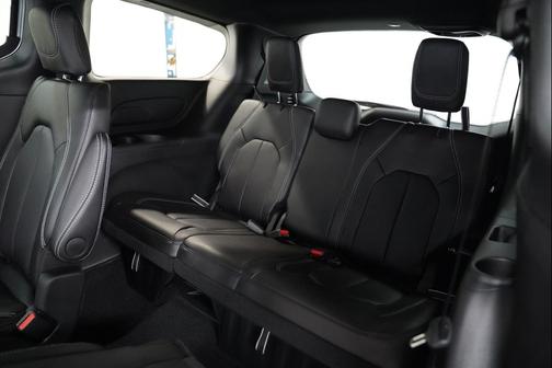 Silver Mist Clearcoat 2026 Chrysler Pacifica L