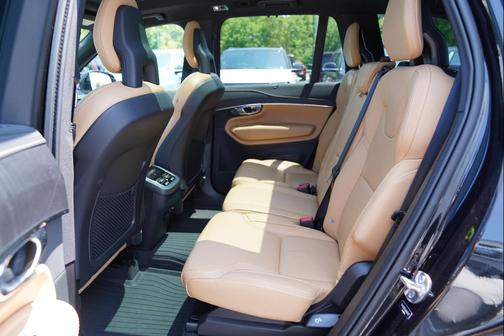 2022 Volvo XC90 T6 Inscription