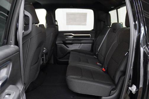 Diamond Black Crystal Pearlcoat 2026 RAM 1500 Big Horn/Lone Star