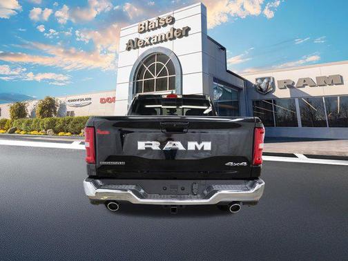 Diamond Black Crystal Pearlcoat 2026 RAM 1500 Big Horn/Lone Star