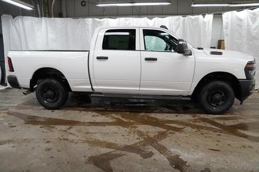 2026 RAM 2500 Tradesman Crew Cab 4x2 6'4' Box