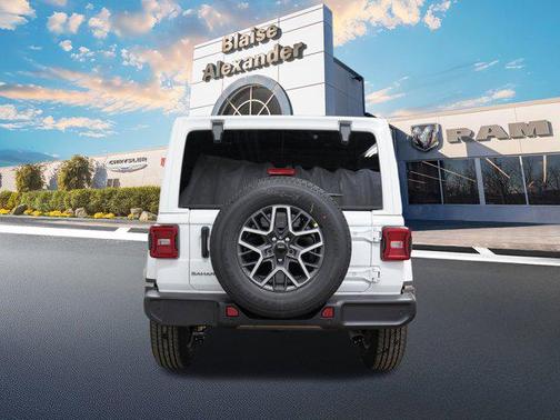 2026 Jeep Wrangler 4-Door Sahara 4x4