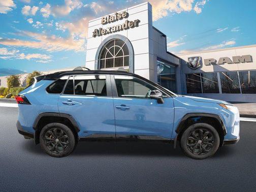 2023 Toyota RAV4 Hybrid SE