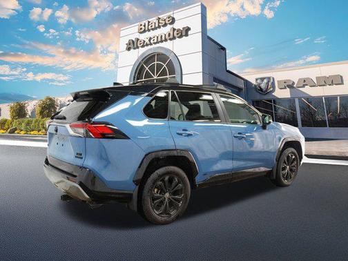 2023 Toyota RAV4 Hybrid SE