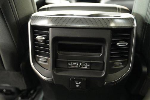 Diamond Black Crystal Pearlcoat 2026 RAM 1500 Big Horn/Lone Star