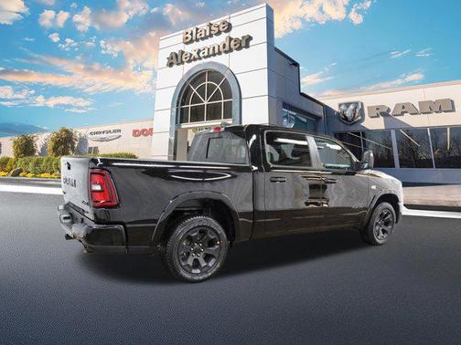 Diamond Black Crystal Pearlcoat 2026 RAM 1500 Big Horn/Lone Star